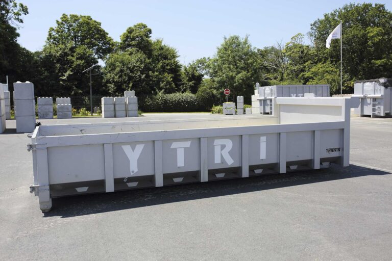 Pluguffan le 26 juin. YPREMA . l’ESPACE ARTISAN et Ytri. 2 nouvelles activités : la livraison et la location de benne. BENNE 10 M3 OUVERTE