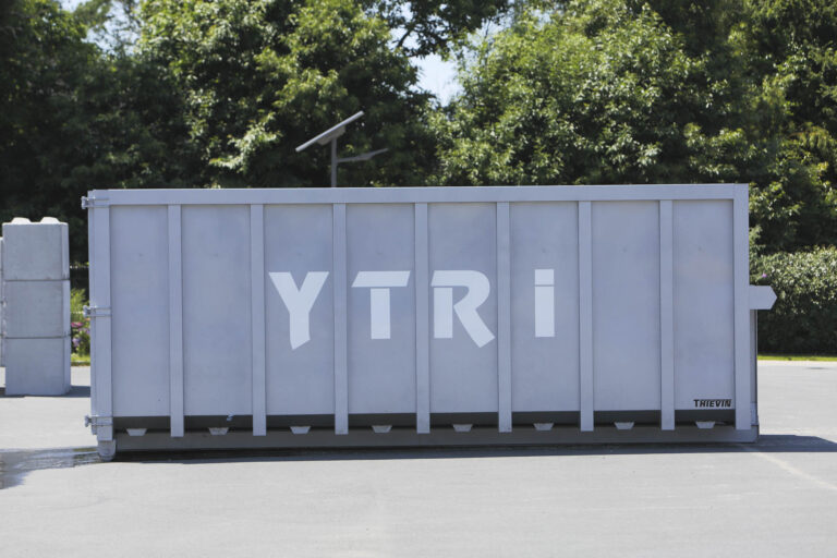 Pluguffan le 26 juin. YPREMA . l’ESPACE ARTISAN et Ytri. 2 nouvelles activités : la livraison et la location de benne. BENNE 30 M3 OUVERTE